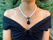 Load image into Gallery viewer, Pearl and Onyx Necklace
