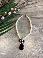 Load image into Gallery viewer, Pearl and Onyx Necklace