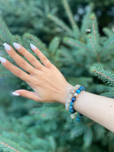 Load image into Gallery viewer, Blue Agate and Silver Bracelet
